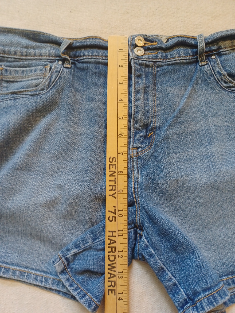 Levi's Denim Jean Shorts Women's Size 14 - Picture 9 of 10